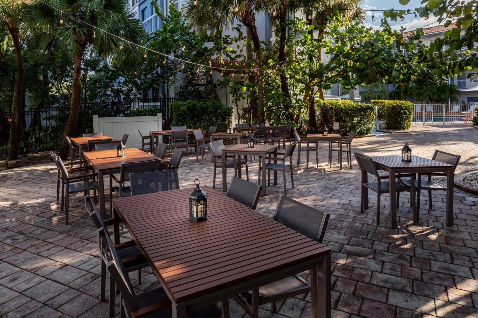 Holiday Inn & Suites Boca Raton - North Exterior foto