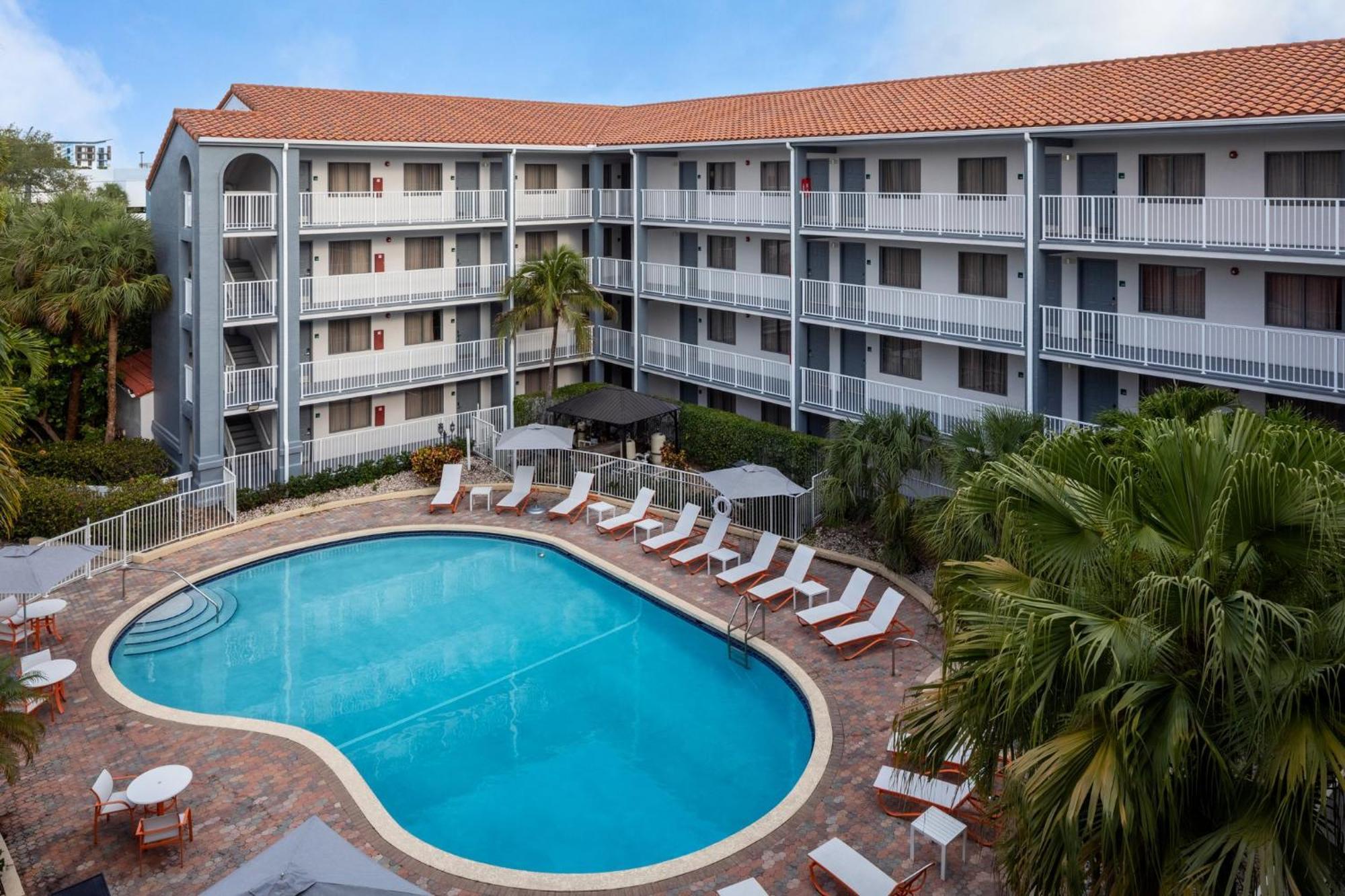 Holiday Inn & Suites Boca Raton - North Exterior foto