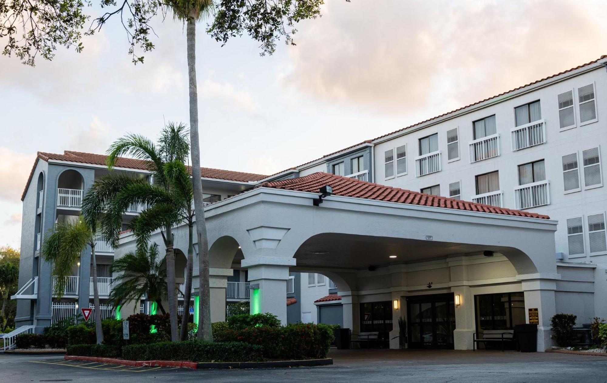Holiday Inn & Suites Boca Raton - North Exterior foto