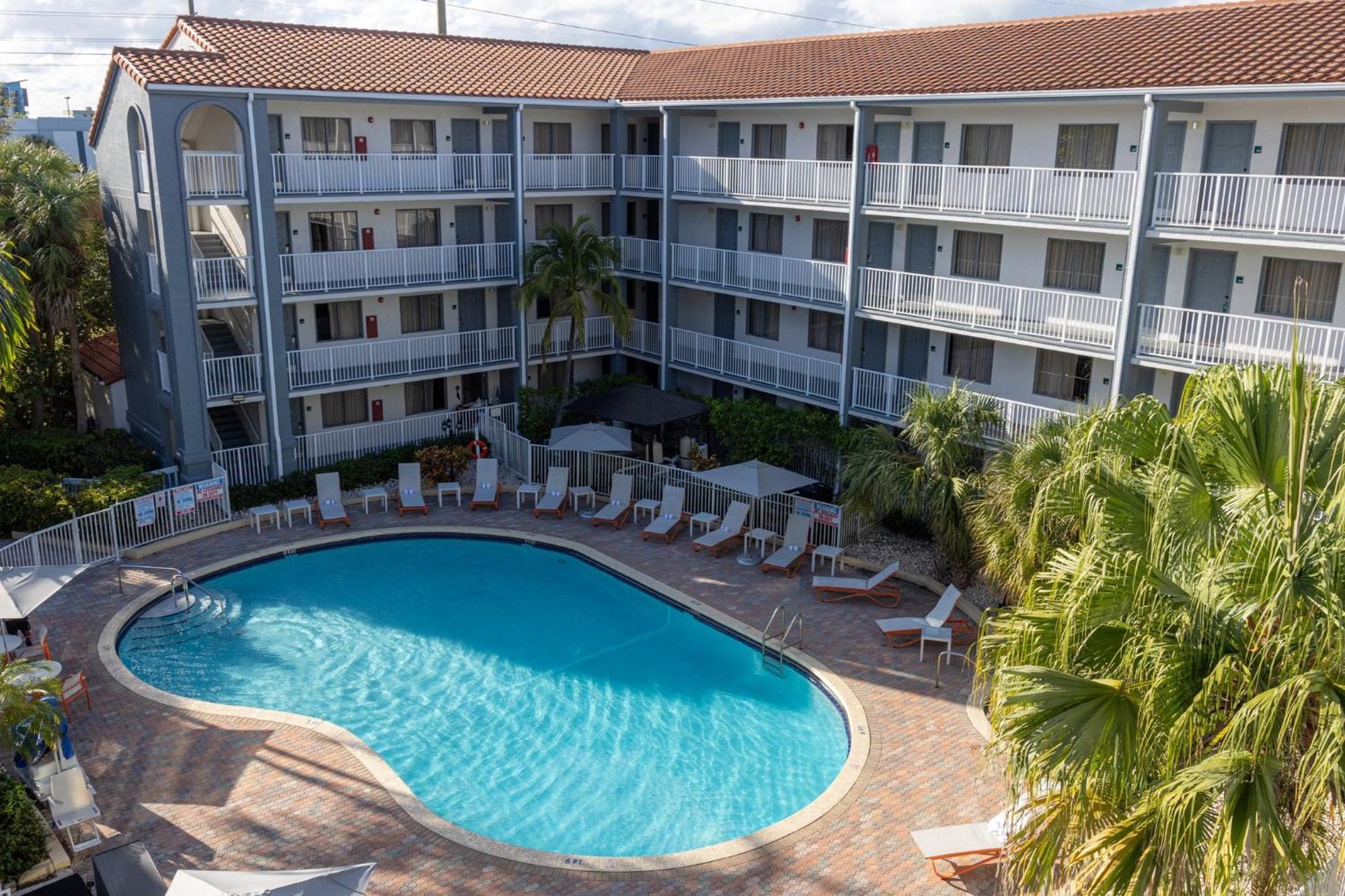 Holiday Inn & Suites Boca Raton - North Exterior foto